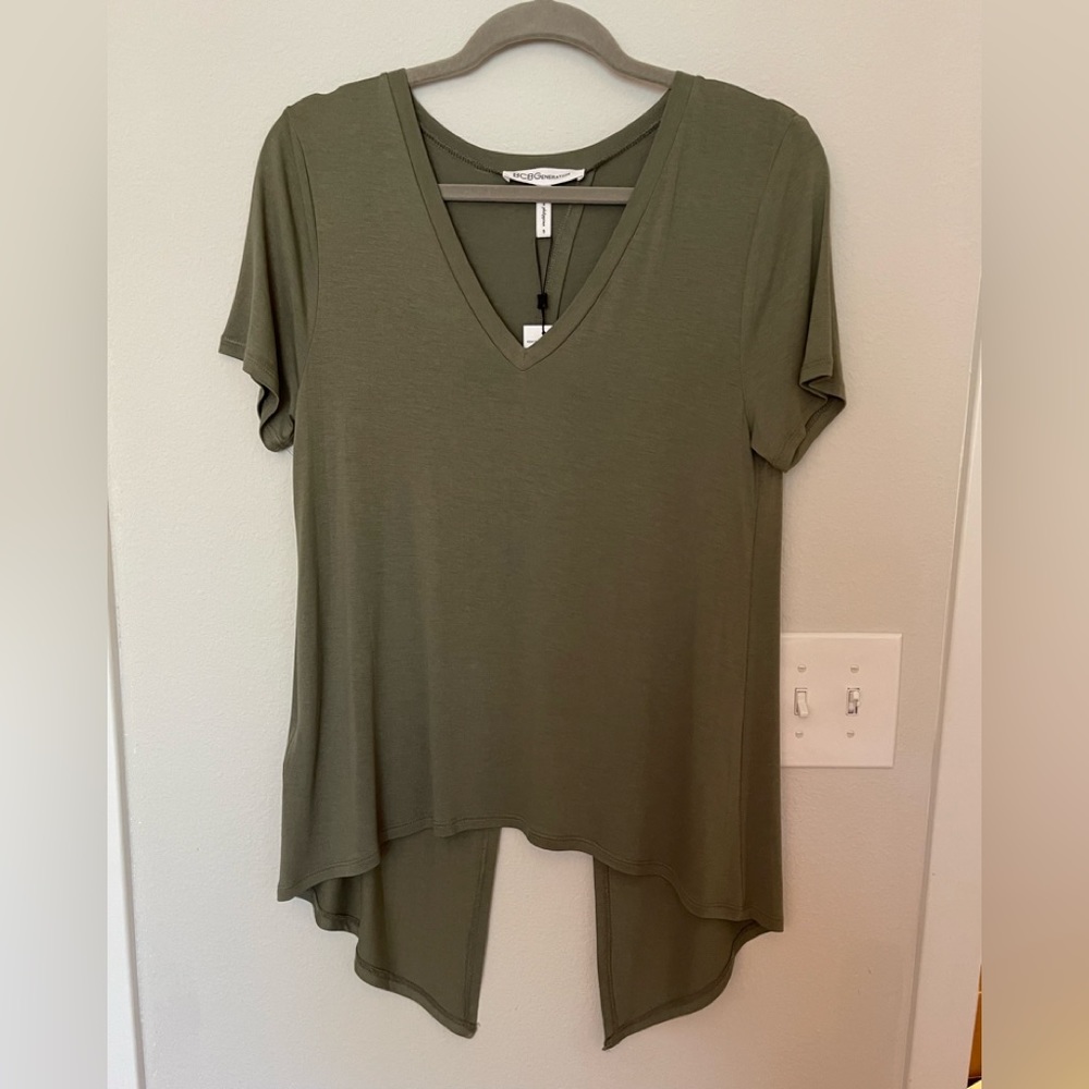 NWT BCBG Generation split back T-Shirt